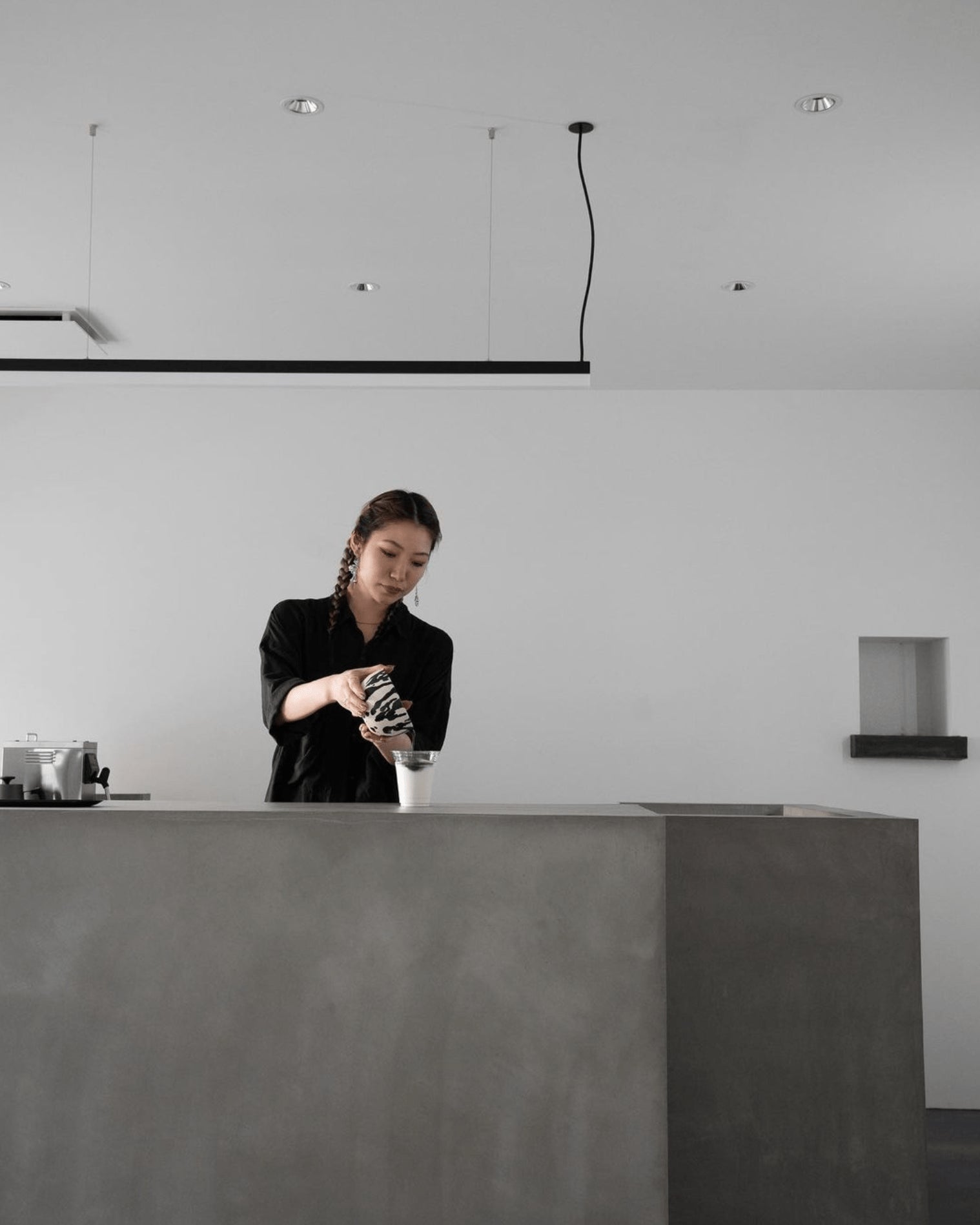 Serving matcha tea using OWO's customized pottery bowl with spout