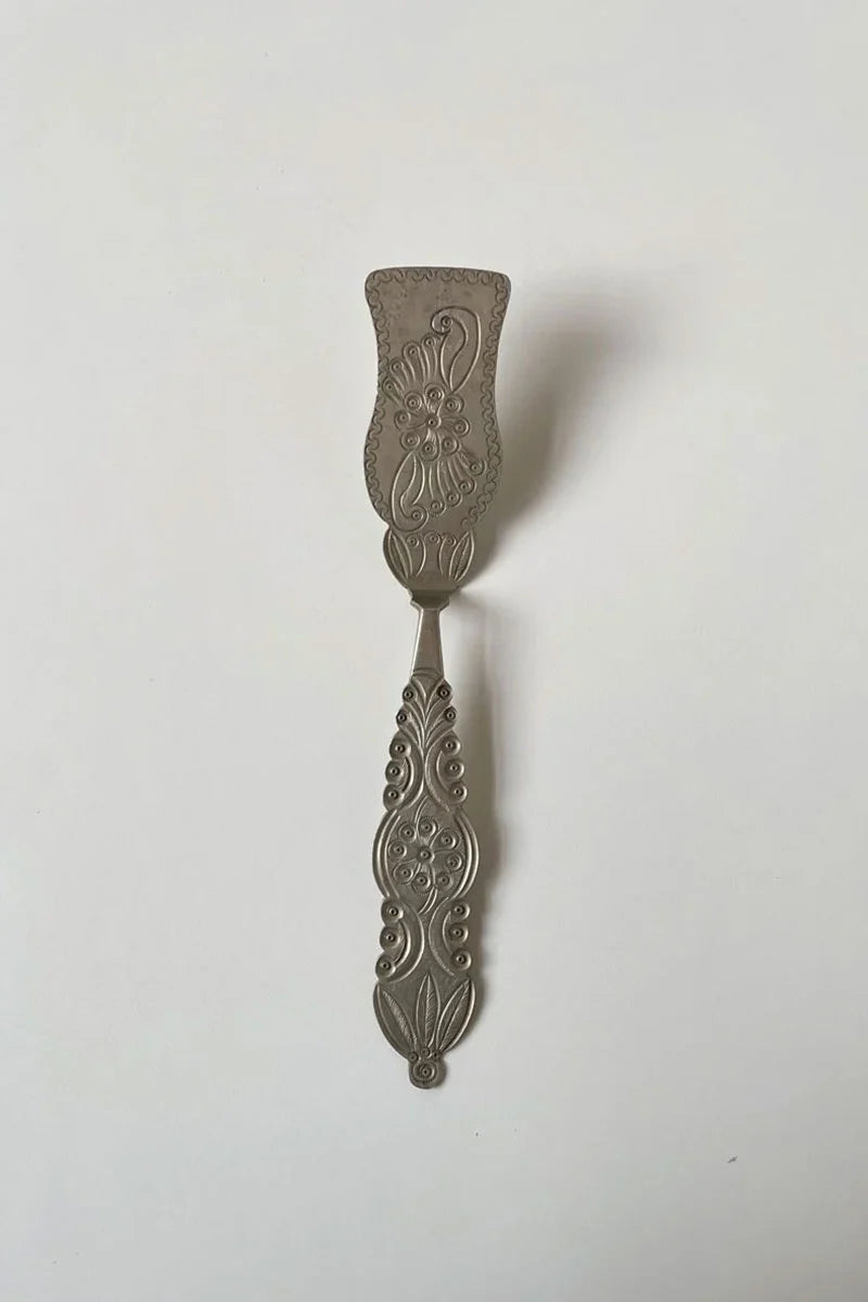 Latin American vintage folk art engraved serving spatula 